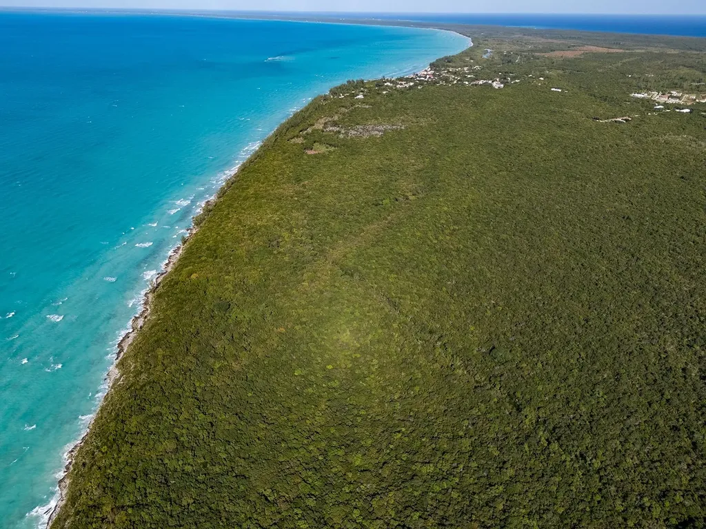 Ocean Front Tract Eleuthera BS