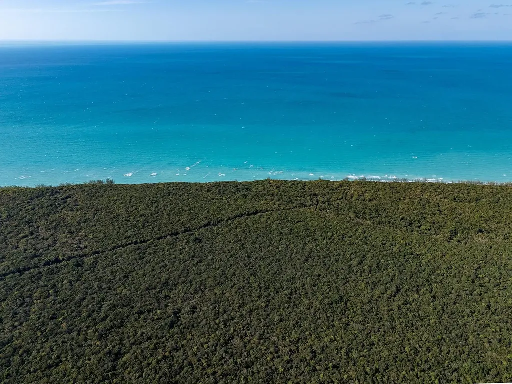Ocean Front Tract Eleuthera BS