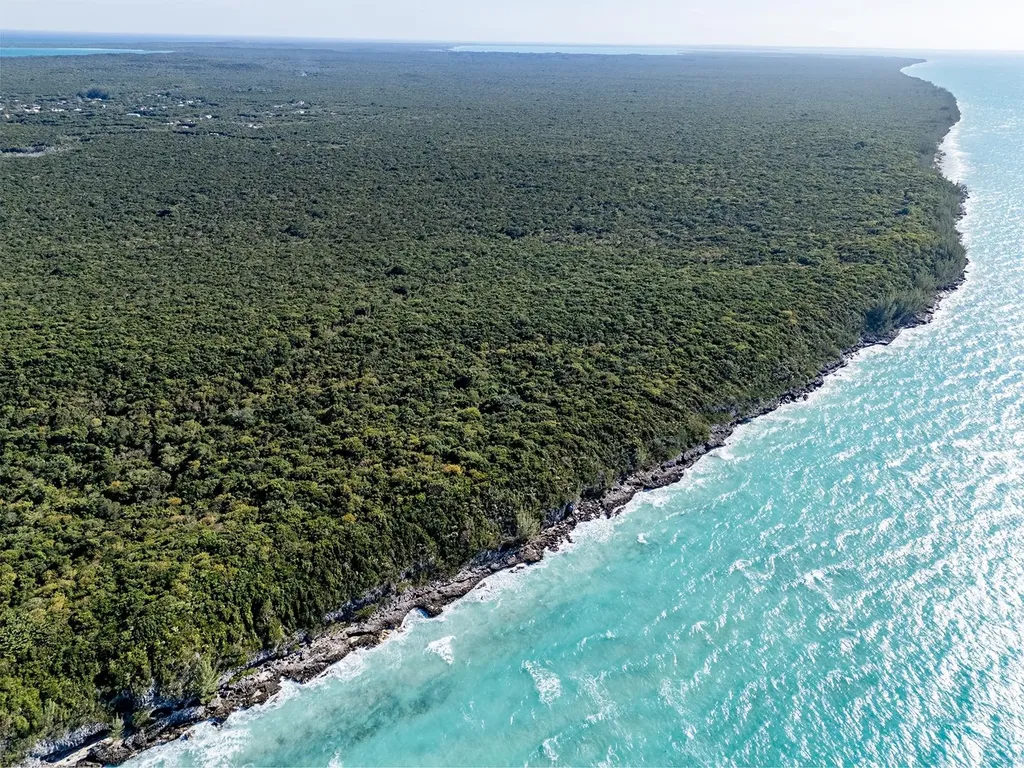 Ocean Front Tract Eleuthera BS