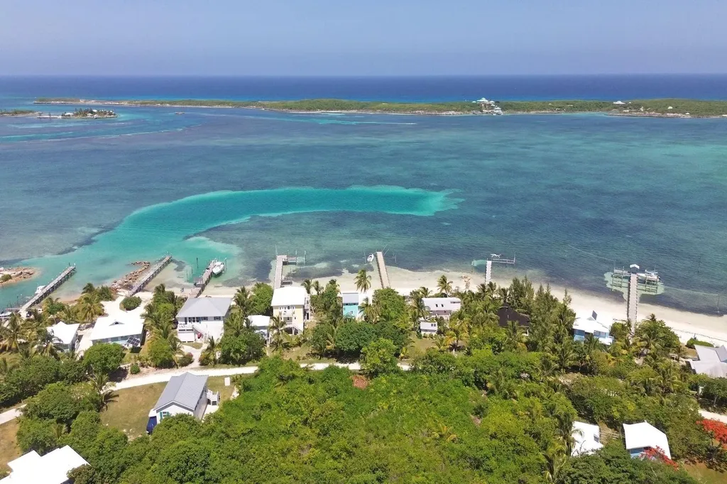 Sea Shine Lot 83 Abaco BS