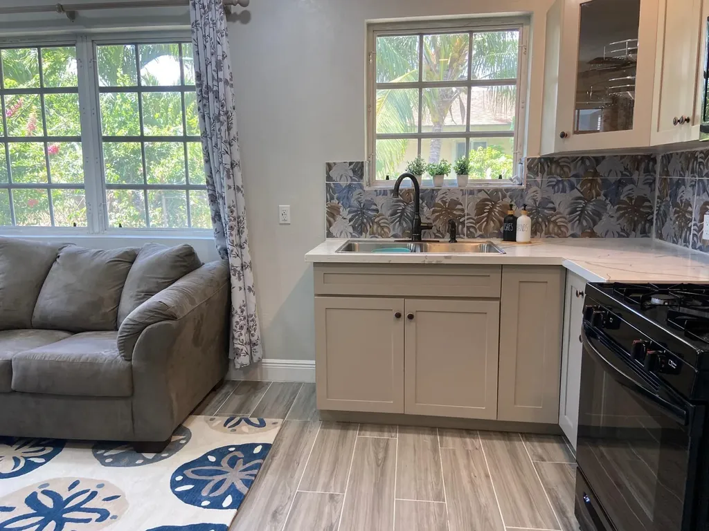 13 Jasmine Close New Providence Paradise Island BS