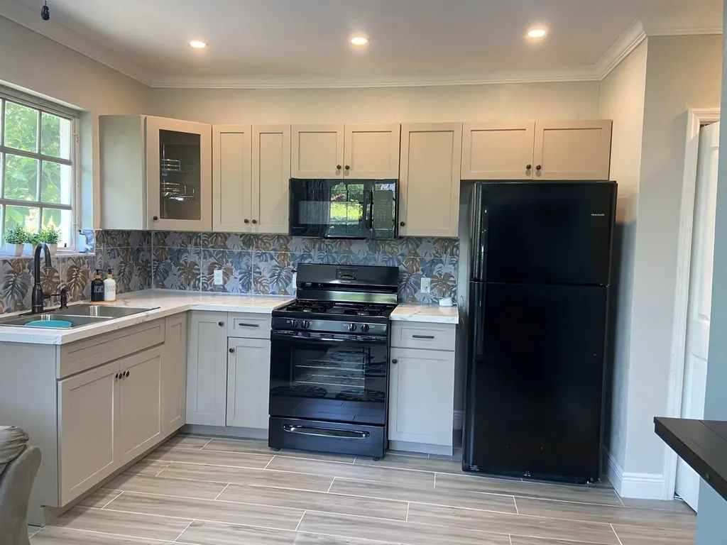 13 Jasmine Close New Providence Paradise Island BS