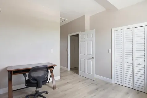 Tiana's Crescent New Providence Paradise Island BS