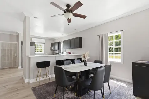 Tiana's Crescent New Providence Paradise Island BS