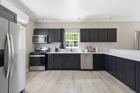 Tiana's Crescent New Providence Paradise Island BS