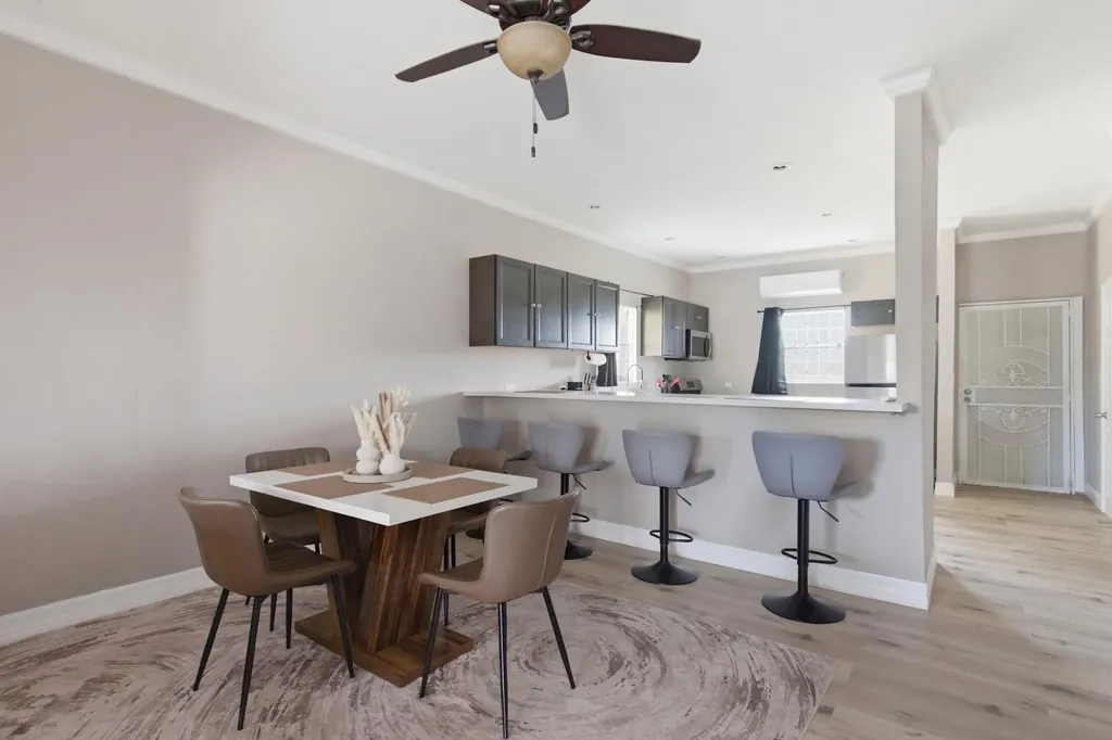 Tiana's Crescent New Providence Paradise Island BS
