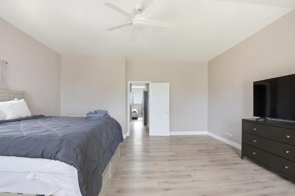 Tiana's Crescent New Providence Paradise Island BS