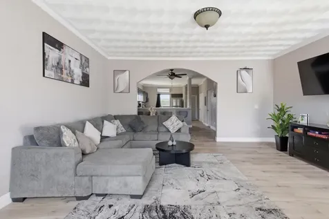 Tiana's Crescent New Providence Paradise Island BS
