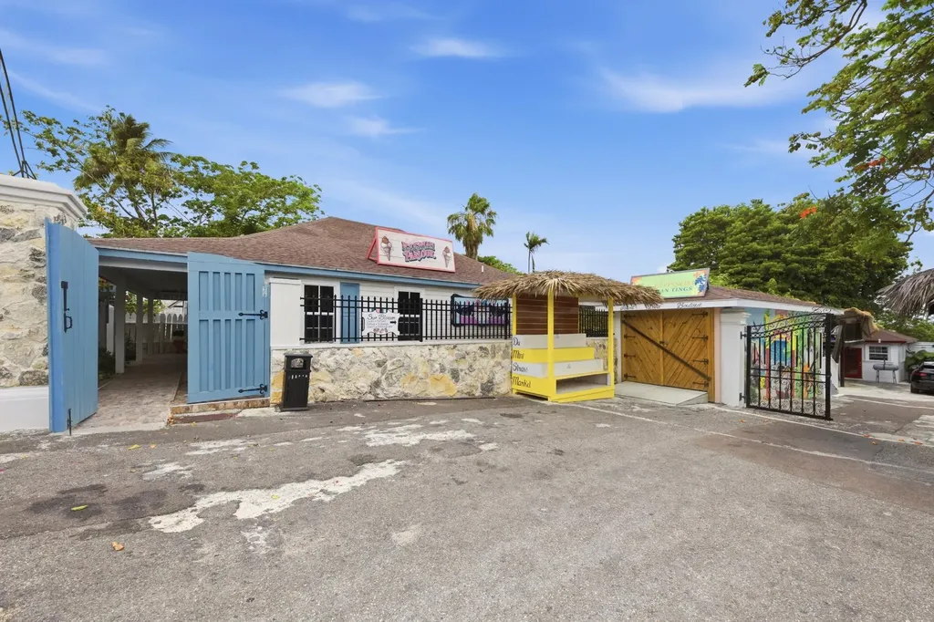 Delancy Street New Providence Paradise Island BS