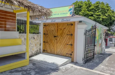 Delancy Street New Providence Paradise Island BS