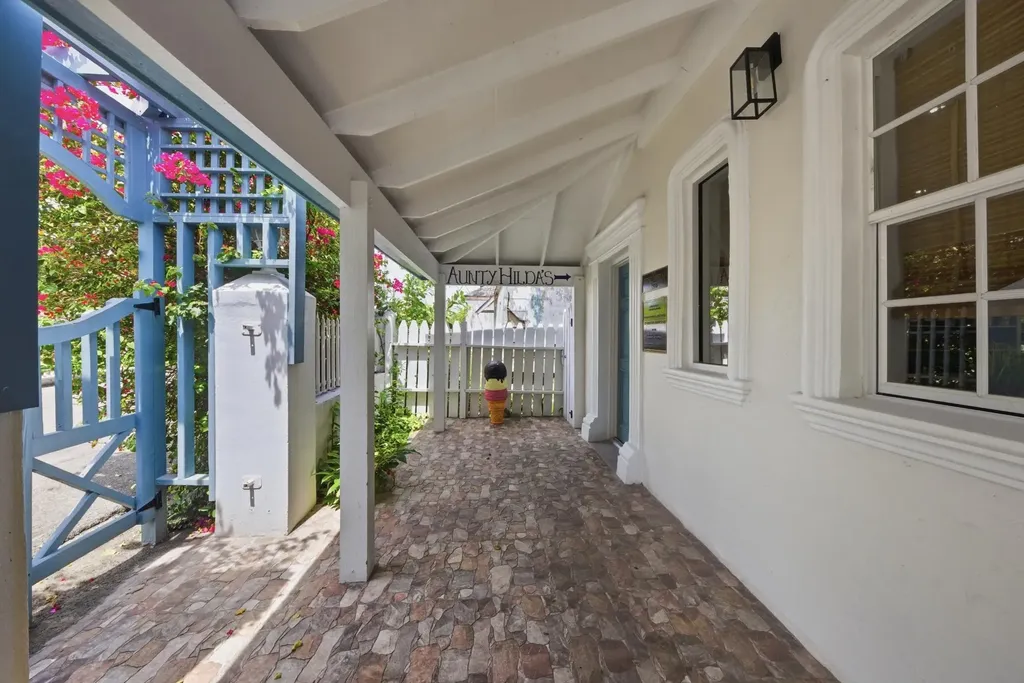 Delancy Street New Providence Paradise Island BS
