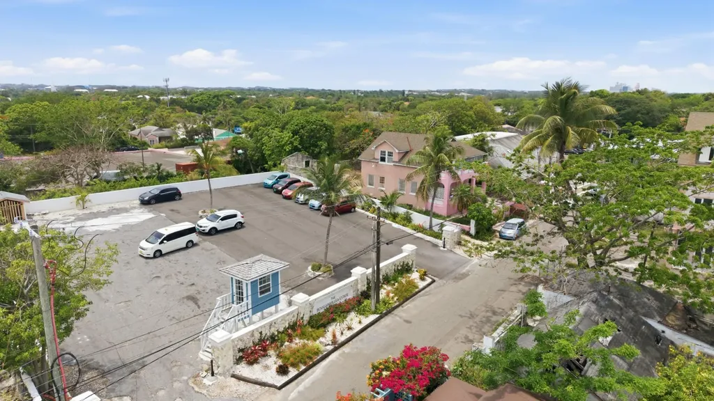 Delancy Street New Providence Paradise Island BS