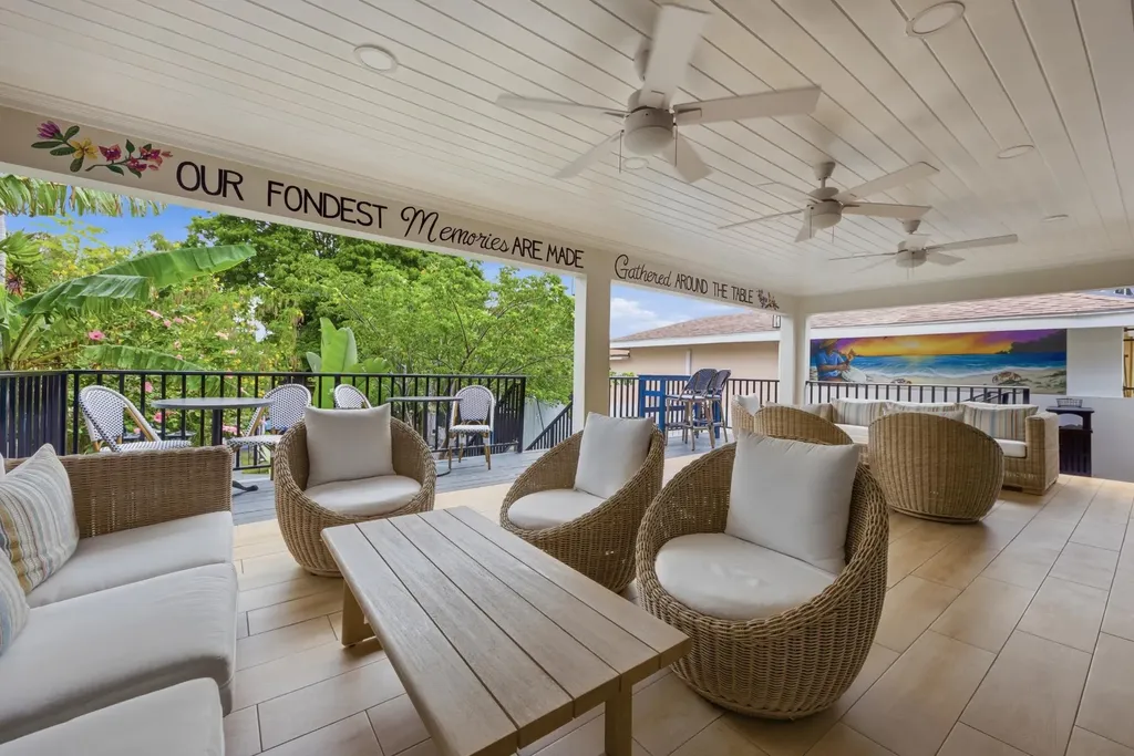 Delancy Street New Providence Paradise Island BS