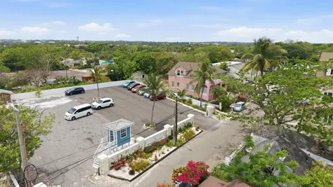 Delancy Street New Providence Paradise Island BS