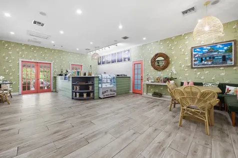 Delancy Street New Providence Paradise Island BS