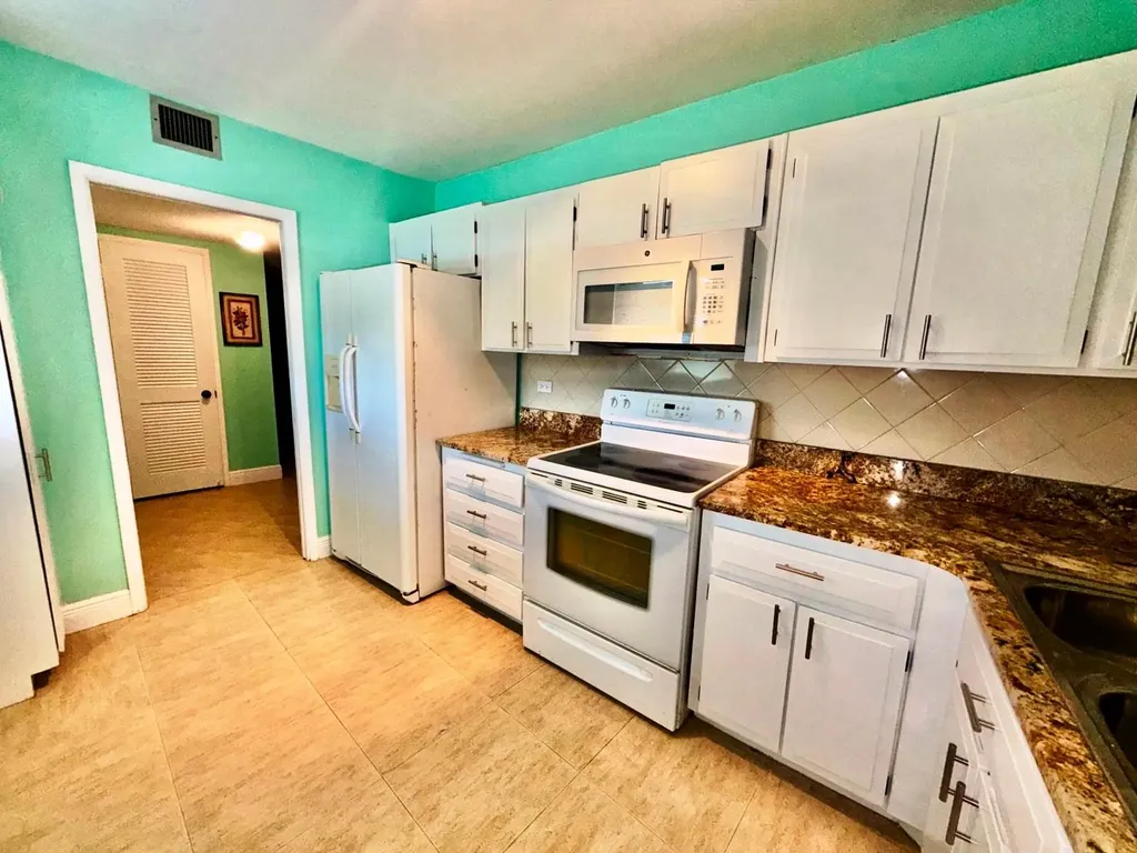 Silver Point Condominiums Grand Bahama Freeport BS