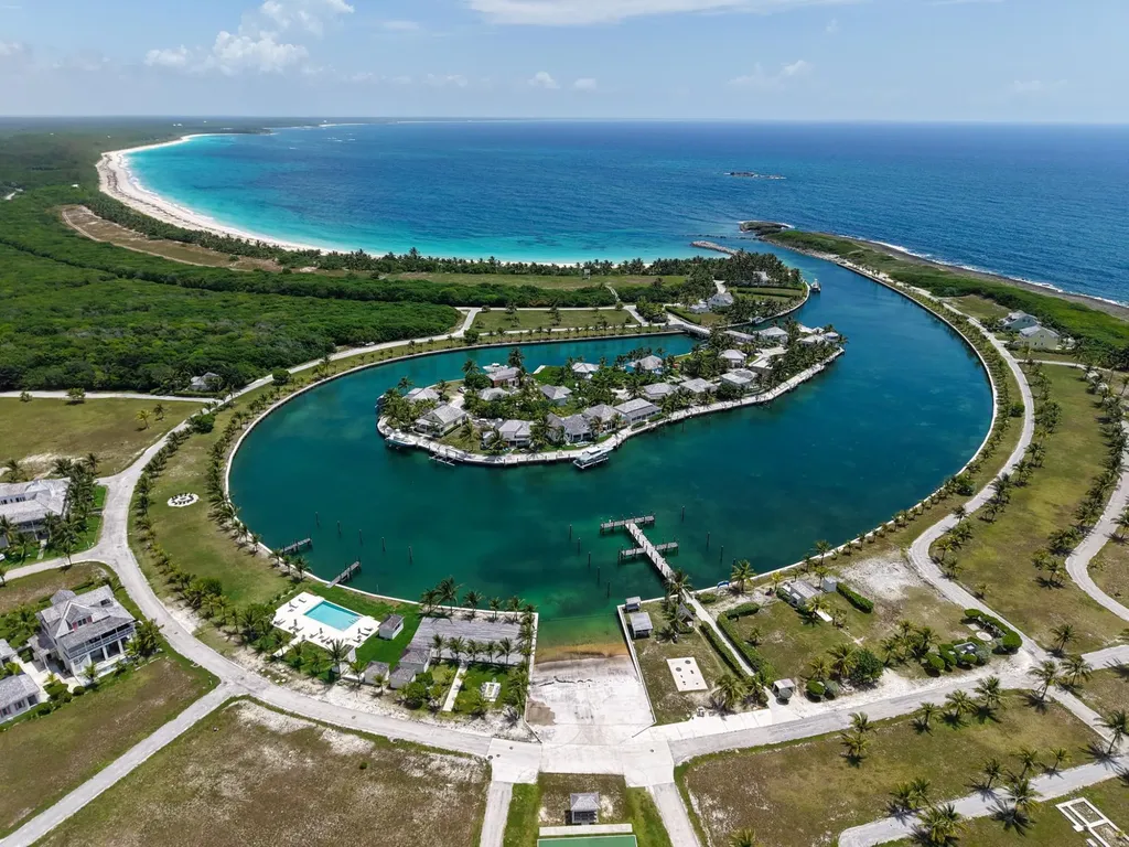 Fish Talez, Schooner Bay Abaco BS
