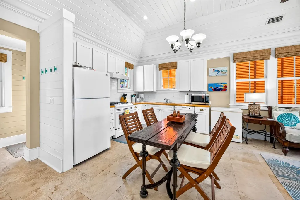 Fish Talez, Schooner Bay Abaco BS