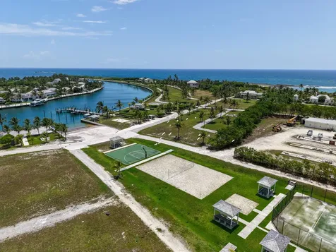 Fish Talez, Schooner Bay Abaco BS