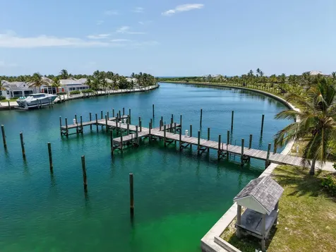 Fish Talez, Schooner Bay Abaco BS