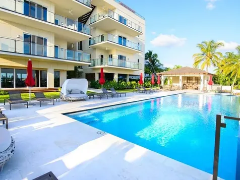 Thirty Six New Providence Paradise Island BS
