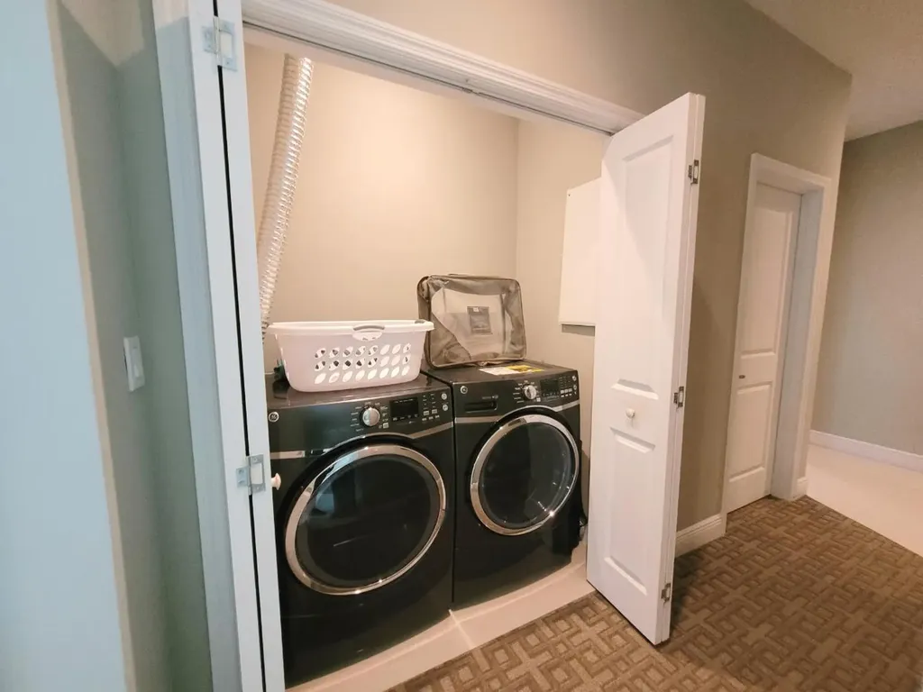 Venetian West 904 New Providence Paradise Island BS