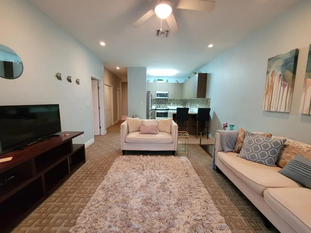 Venetian West 904 New Providence Paradise Island BS