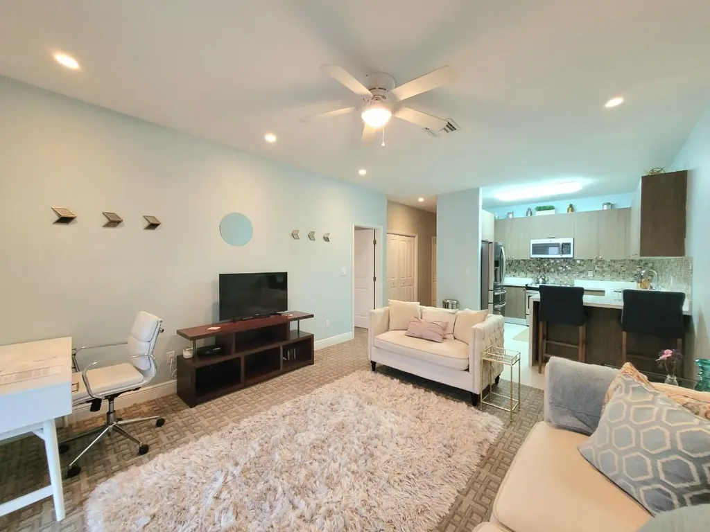 Venetian West 904 New Providence Paradise Island BS