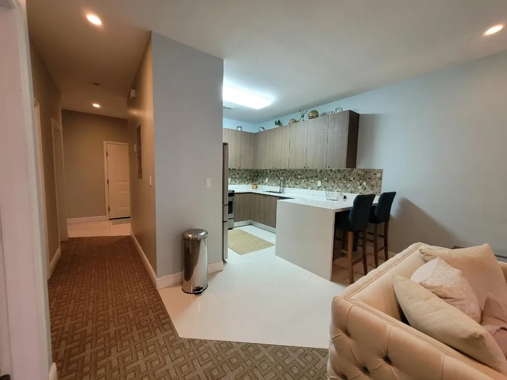 Venetian West 904 New Providence Paradise Island BS