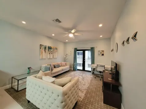 Venetian West 904 New Providence Paradise Island BS