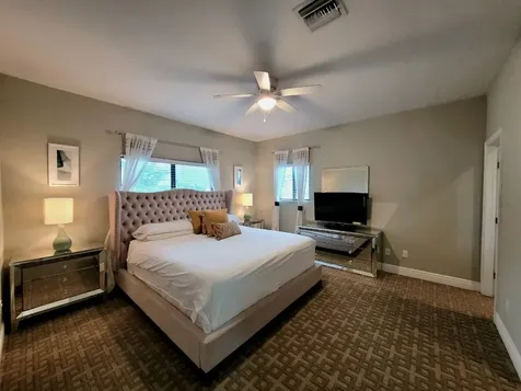 Venetian West 904 New Providence Paradise Island BS