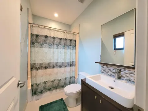 Venetian West 904 New Providence Paradise Island BS