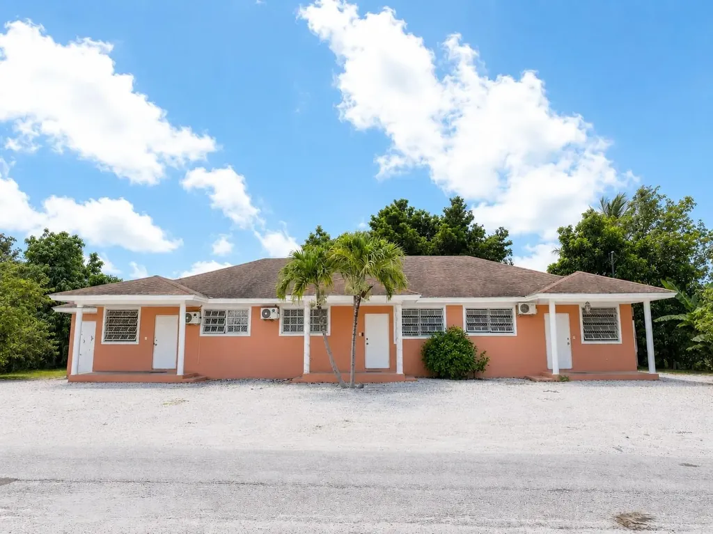 Kool Acres New Providence Paradise Island BS