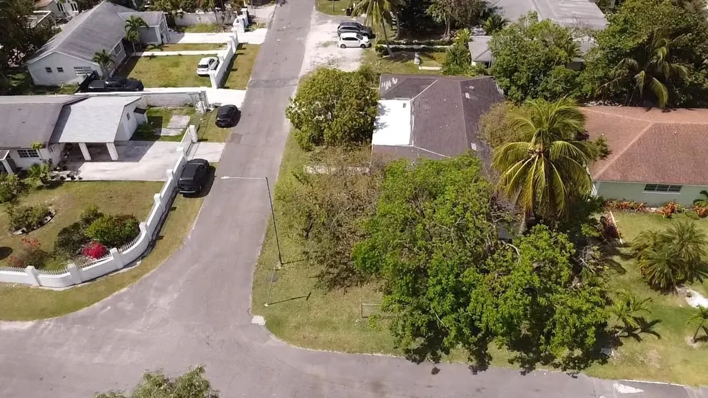 Quail Crescent 158 New Providence Paradise Island BS