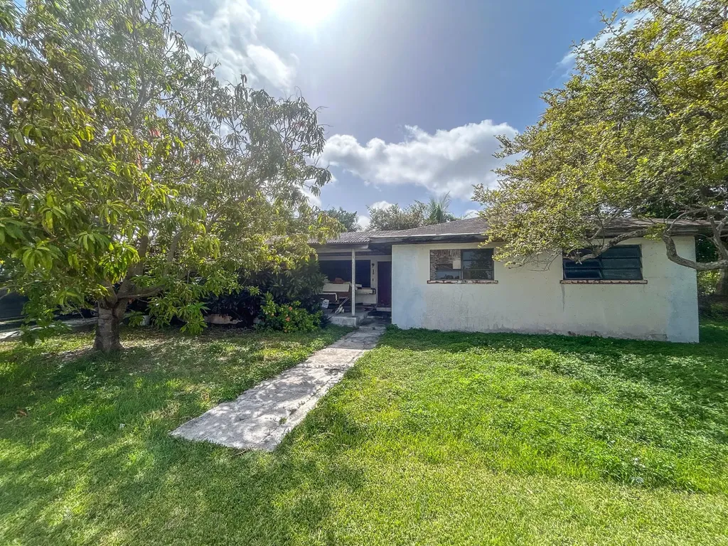 Quail Crescent 158 New Providence Paradise Island BS