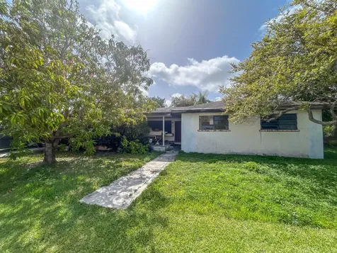 Quail Crescent 158 New Providence Paradise Island BS