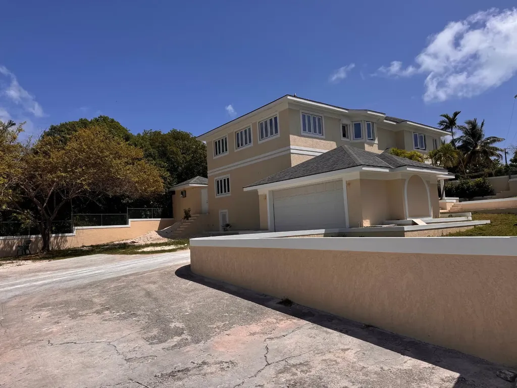 Sassoon Drive 28 New Providence Paradise Island BS