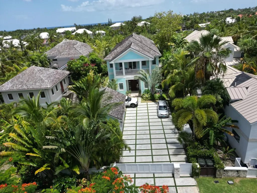 Old Fort Bay, Nassau Baha New Providence Paradise Island BS