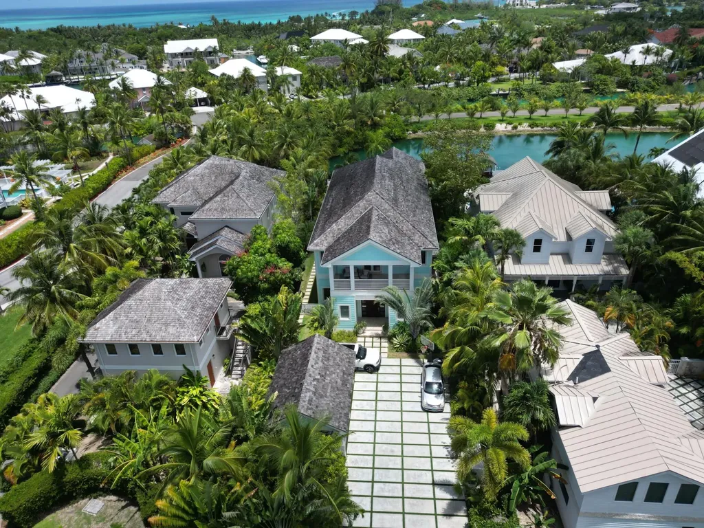 Old Fort Bay, Nassau Baha New Providence Paradise Island BS