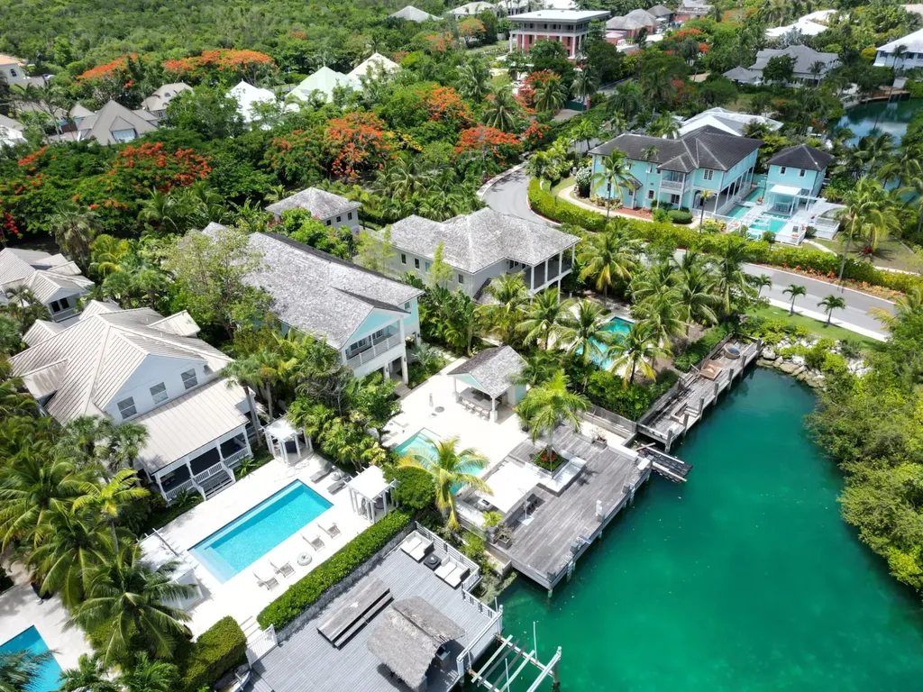 Old Fort Bay, Nassau Baha New Providence Paradise Island BS