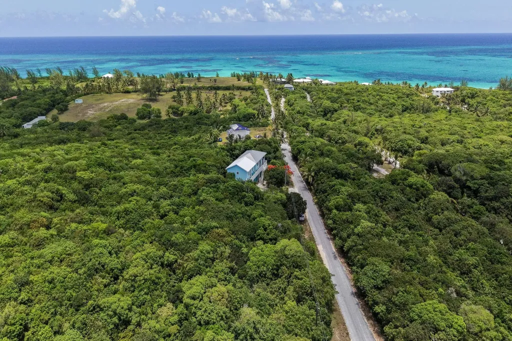 Lot 3 Hut Point Eleuthera BS