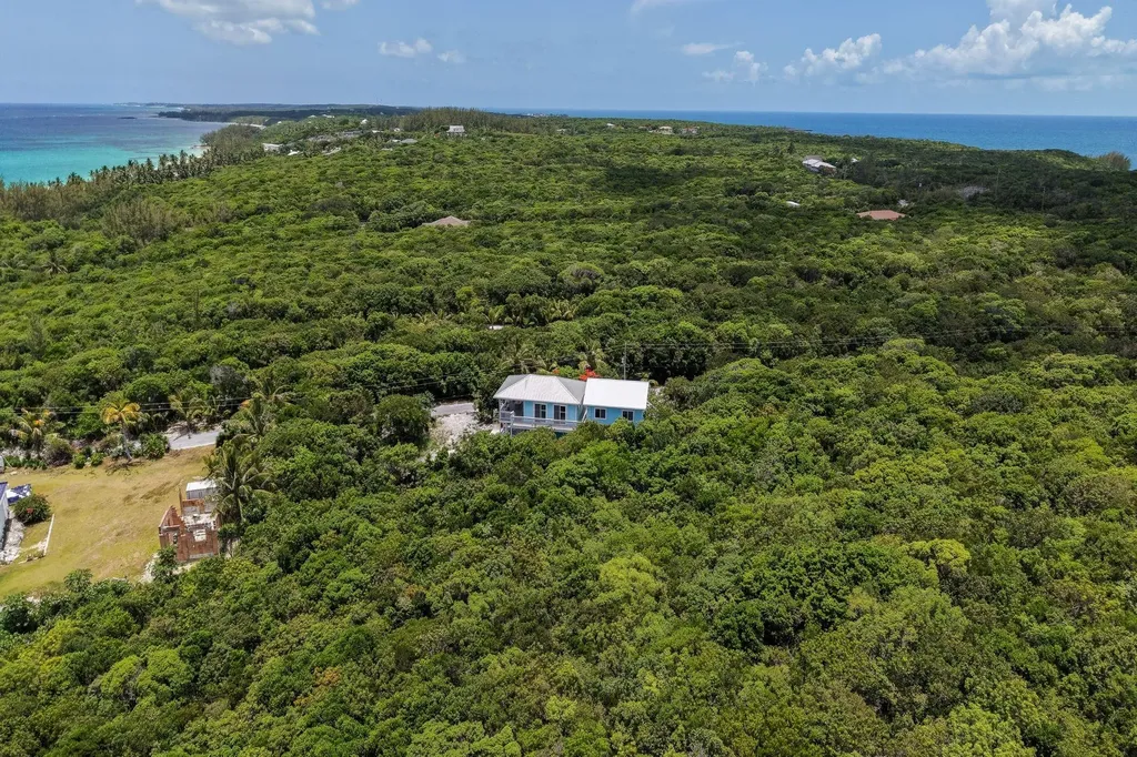 Lot 3 Hut Point Eleuthera BS