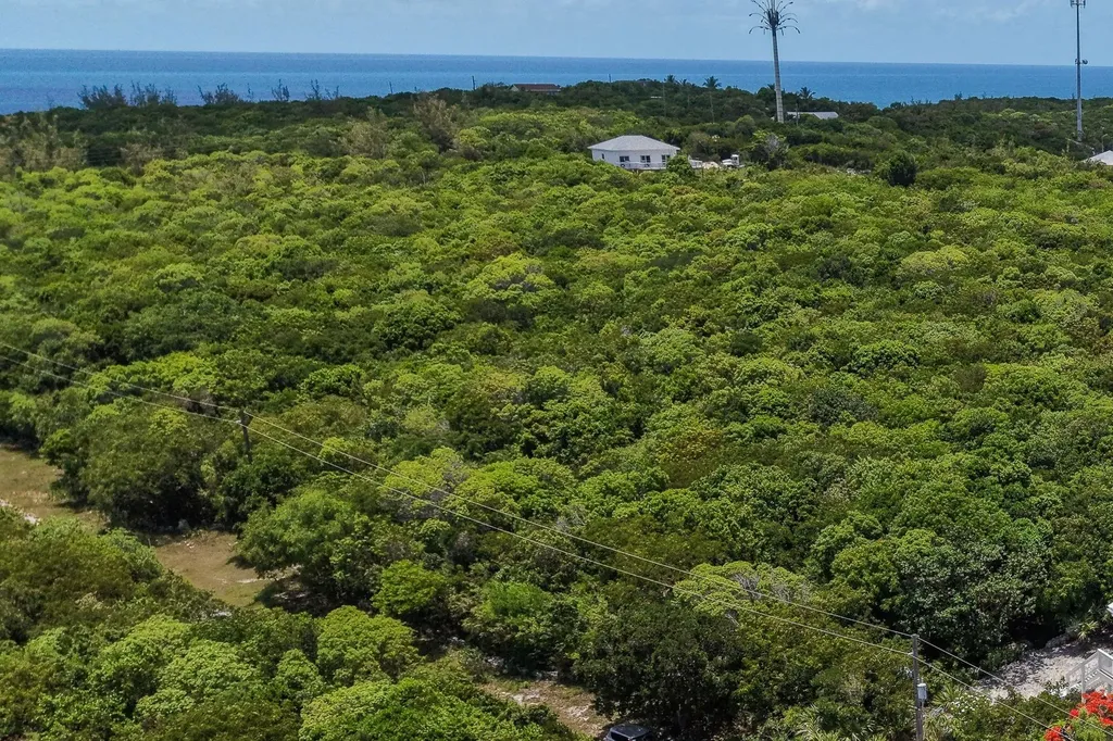 Lot 3 Hut Point Eleuthera BS