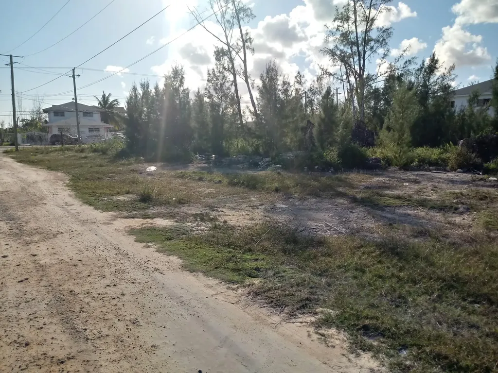 3.566 Acres Blue Hill Rd South Beach New Providence Paradise Island BS