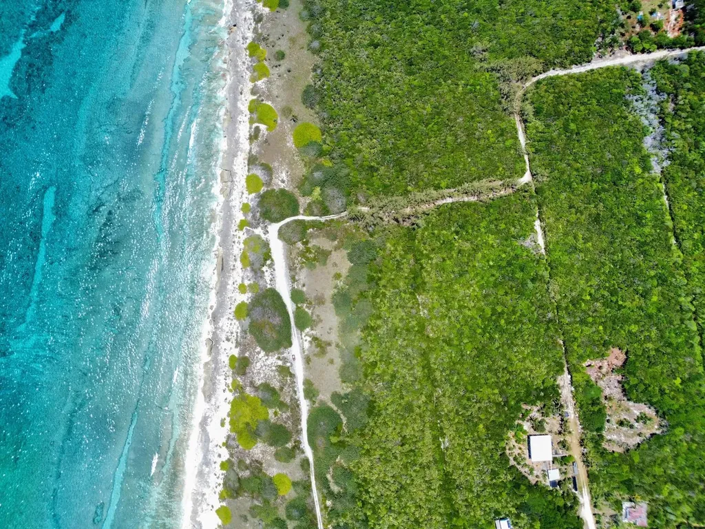 Queens Highway 14 Eleuthera BS