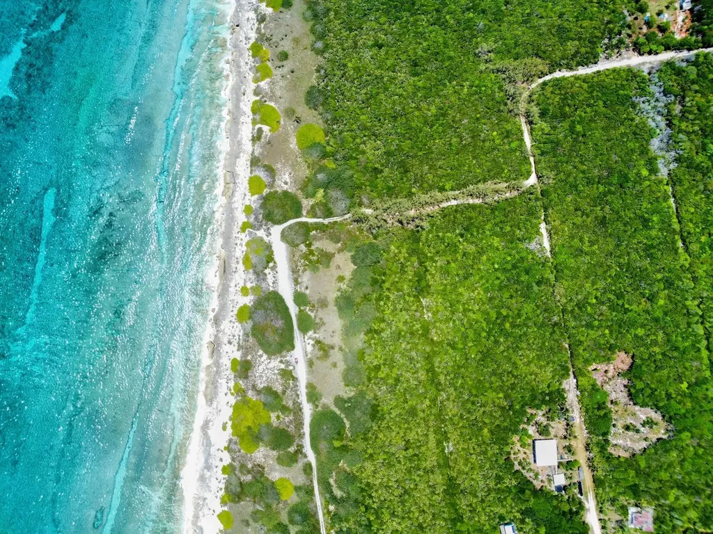 Queens Highway 14 Eleuthera BS