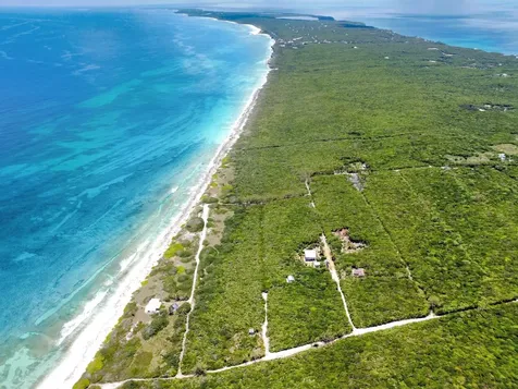 Queens Highway 14 Eleuthera BS