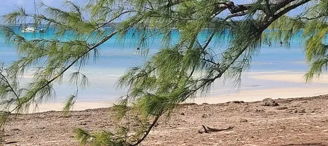 Queens Highway, Governors Lot # 2 Eleuthera BS