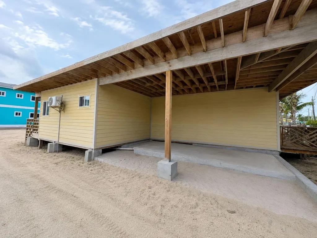 Bailey Town Bimini BS