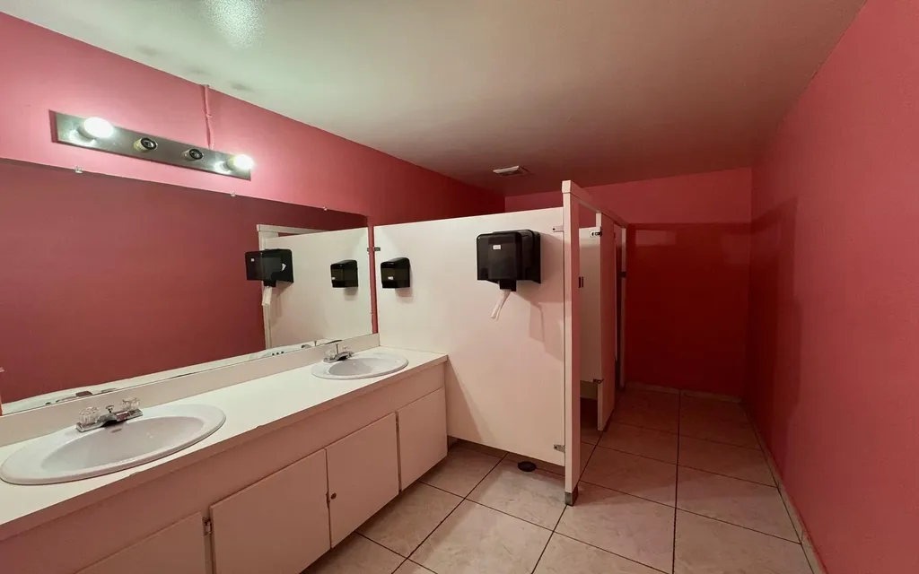 Bayparl Building, Parliament Street New Providence Paradise Island BS